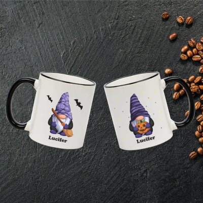 Keramik Tasse "Fynn" mit  farbigen Henkel und Motiv lila Halloween Zwerge